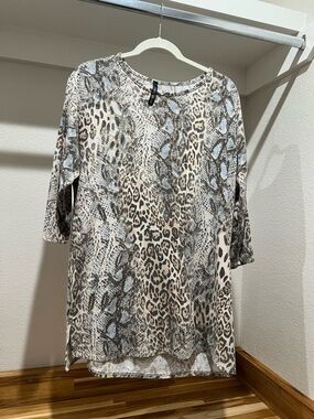 Animal Print Scoop Neck Women's Top in Neutral Tones